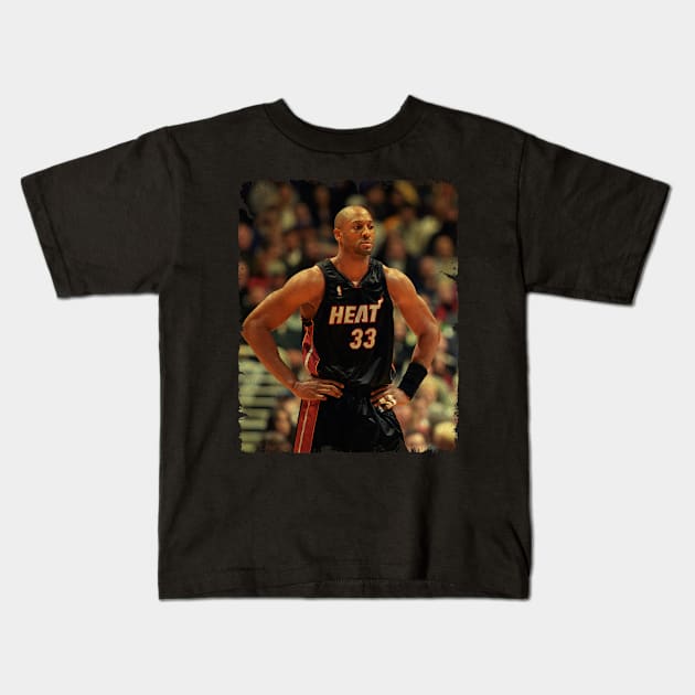 Alonzo Mourning - Vintage Design Of Basketball Kids T-Shirt by JULIAN AKBAR PROJECT